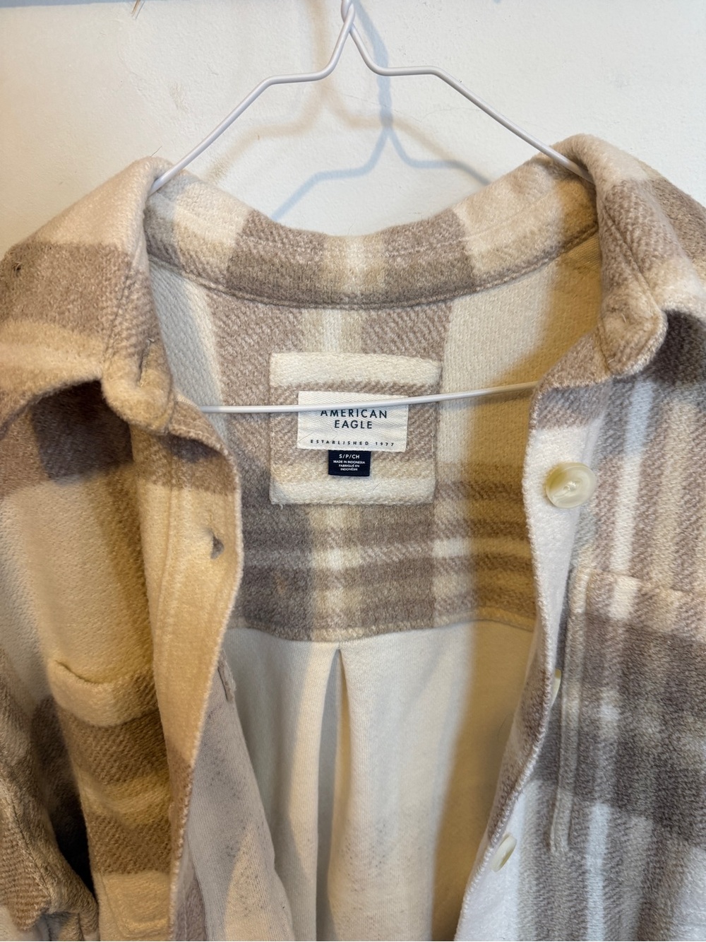 American Eagle Cream and Tan Plaid Button-Up Jacket - Picture 2 of 5